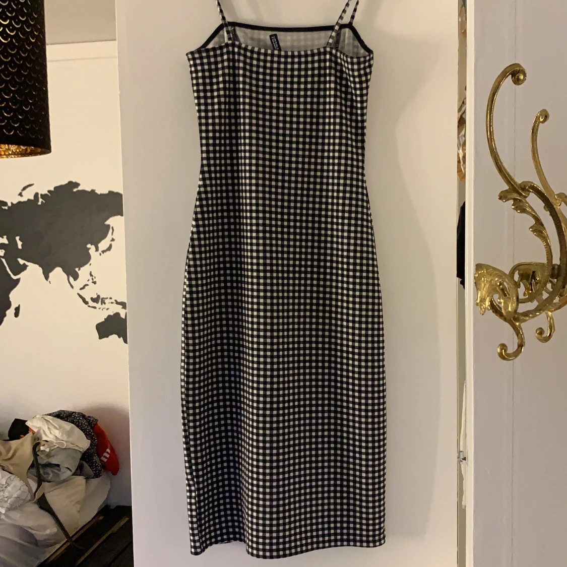 Fin rutig klänning från hm i storlek s - 91