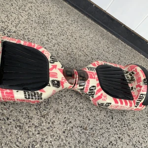 Airboard  - Mycket bra skicka bara att en lampa är trasig men annars funkar den 100% ( köpt för 700).       Dm för mer info