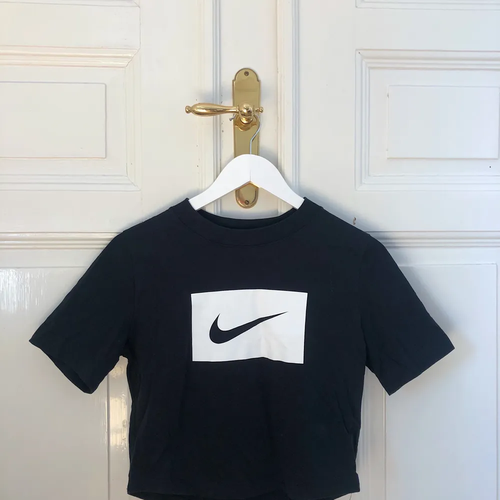 Tröja från Nike, aldrig använd så mycket bra skick, köparen står för frakt. T-shirts.