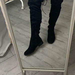 Skor från Nelly  - Aldrig använda skor/stövlar ifrån Nelly. Köpte dem för nåt år sedan och dem har aldrig kommit till användning. Skriv vid frågor, frakt tillkommer❤️