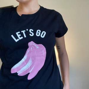 T-shirt let’s go bananas 🍌  Köpare står för frakt  🌱