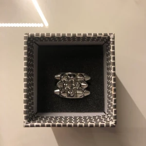 Ring - Säljer nu min ring från Edblad! Aldrig använd😆 om det är fler som vill ha buda! 
