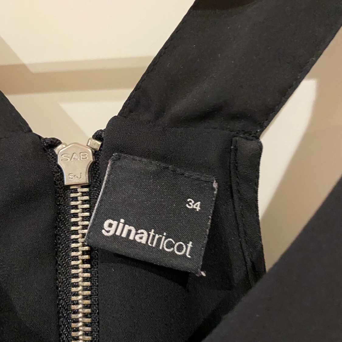 Svart klänning 34 - 91
