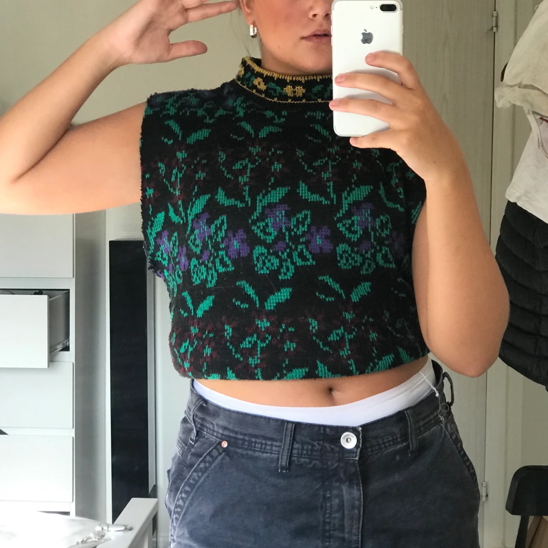 Stickad tröja med mönster