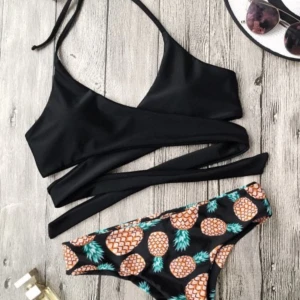  - Säljer min super snygga bikini pga att den är för liten. Den är endast testad därför i mycket bra skick. Priser kan diskuteras. + frakt runt 30kr💕