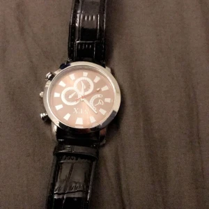  - Säljer en  fin klocka! Oanvänd! 