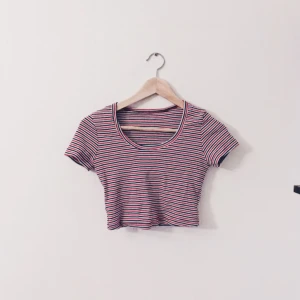  - Jättesöt crop top i skönt och stretchigt material 