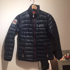  - Sailracing jacka knappt oanvänd i riktigt dun