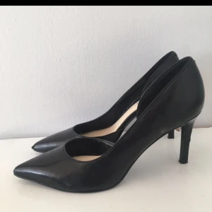  - Nine west, läderpumps! Använda en gång! Stl 36