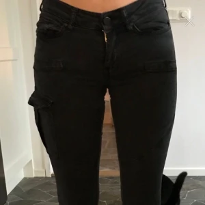  - Byxor från Gina tricot