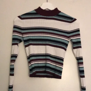  - En magtröja med krage.  Är storlek XS.  Kan mötas i Kalmar/Norrköping, annars står köparen för frakten! 🤗