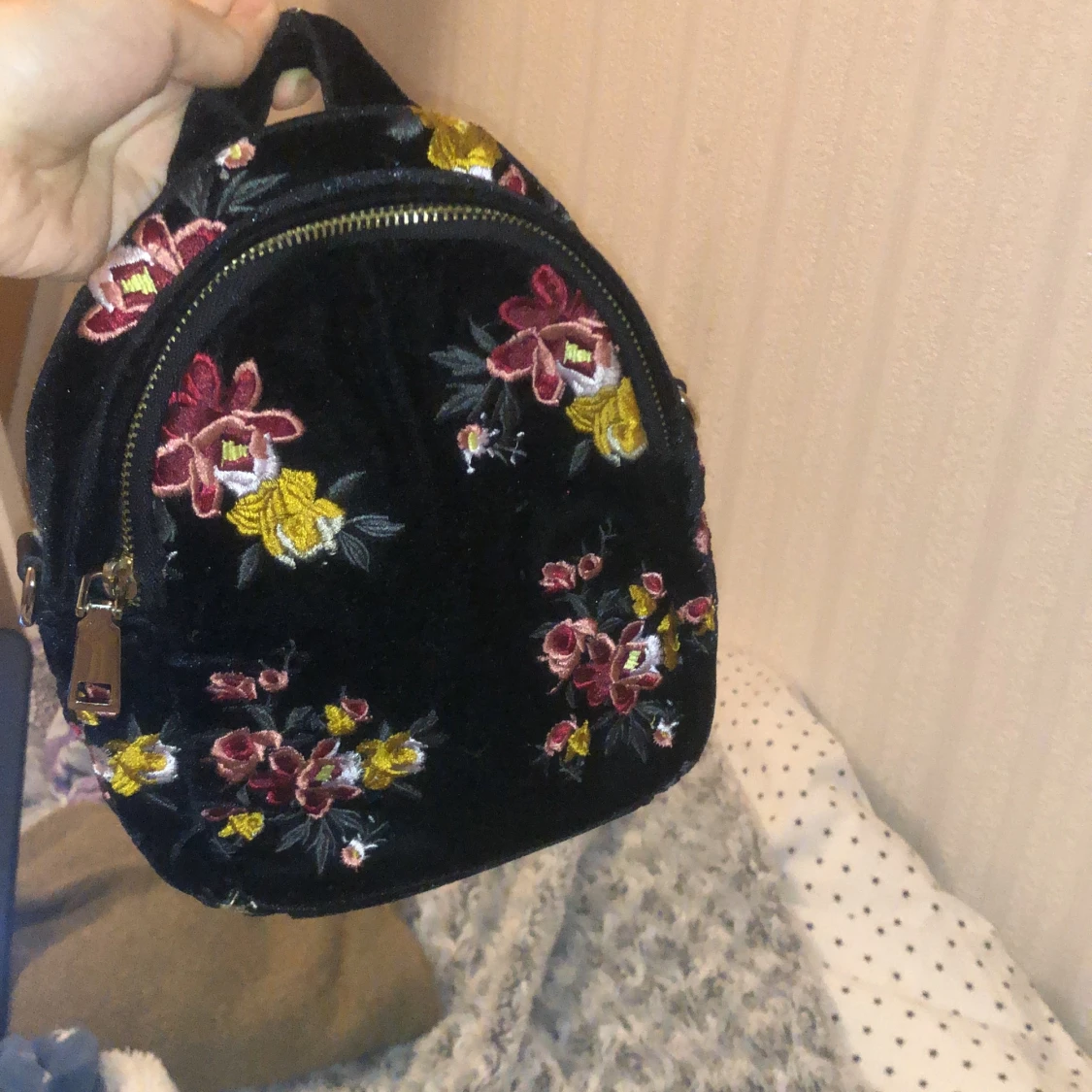 Mini purse from Zara🖤🤍💛💗
