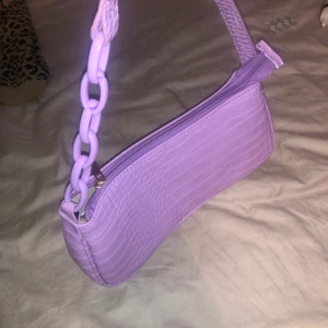 Axelväska  - Använder  inte längre 