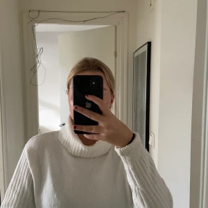 Stickad tröja - Superfin vit stickad tröja ifrån topshop