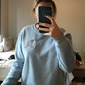  - Super fin färg, sweatshirts. Frakt tillkommer