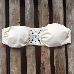  - Fin bikinitopp från Bik bok!