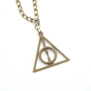 - harrypotter necklace (kedjan är plast)