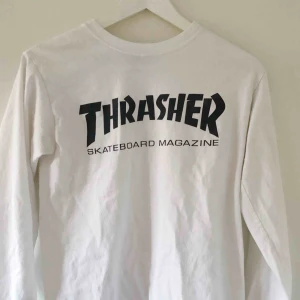  - thrasher tröja köpt på citadium i paris i somras! kan mötas upp i stockholm, annars står köparen för frakt. 