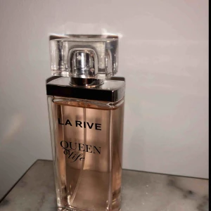  - Parfym, priset är inklusive frakt! 75ml