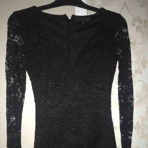  - Spetsklänning, storlek 34