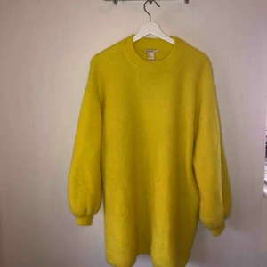  - Stickad tröja i ”Mohair/Wool Blend”. Säljes för att den aldrig kommer till användning.
