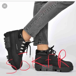  - Söker Acne hiking skor Tinnie eller Telde