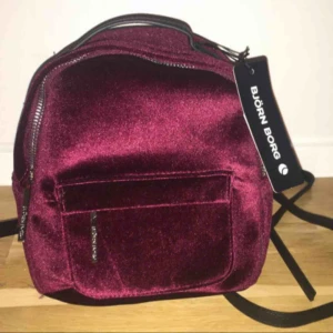  - Oanvänd mini ryggsäck från Björn Borg. Köpt för 600kr säljer för 250kr. Frakt ingår i priset :)