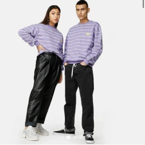 Sweatshirt - Säljer min jättefina unisex sweatshirt som är i nyskick, endast använd 1 gång. Storlek XL💕skriv för fler bilder eller så