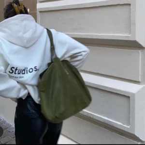 SÖKER DENNA HOODIEN - Söker denna!