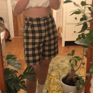 Monki shorts - Skitsnygga och bekväma shorts från Monki!! 