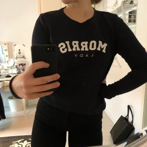 Morris lady tröja  - Säljer min Morris lady tröja då den bara tar plats i garderoben, inte använd mycket alls därav i väldigt bra skick❣️ Frakt tillkommer