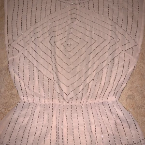 Finblus i ljusrosa  - I nytt skick. Passar även 36 