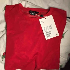  - Mesh tröja från Monki, aldrig använt. Tar bara swish 