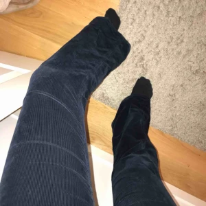  - Flair jeans i Manchester. Köpta på JC. Möts gärna upp i Sthlm, eller betalar köparen 50kr frakt 