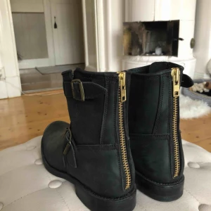  - Säljer mina oanvända primeboots, säljes pga felköp.  Frakt tillkommer 