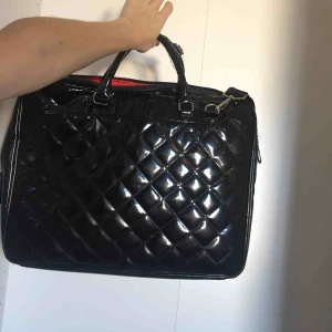  - Väska för dator  Bra skick  Svart