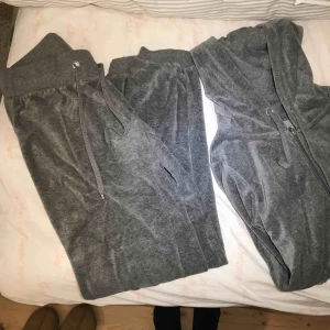  - Ett jätteskönt mjuksisett från Cubus, som tyvärr inte kommer till användning. Byxorna är i strl S och skulle tippa på att koftan också är det (har klippt bort lappen)💙