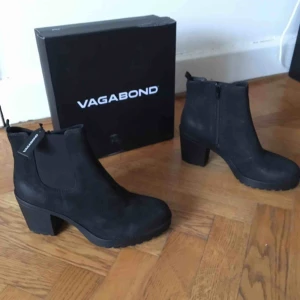  - Vagabond boots , modellen heter grace Nypris 1099kr Nu 499kr Obs!! Aldrig använda! Felköp Prutat och klart! Hämtas i Malmö 