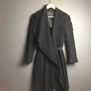  - Kappa från Zara i storlek Small. Ganska använd därav priset.