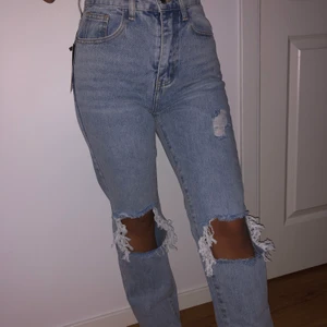 PLT JEANS (vikta in)  - jeans i storlek 36, 8 i UK💕 Super fina jeans oanvända och leverans ingår i priset. Skriv t mig vid frågor 