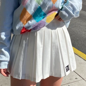 Tenniskjol - Tenniskjol som bara är använd en gång! (Andra bilden är lånad.) kan mötas i Stockholm annars står köparen för frakten (22kr)💞