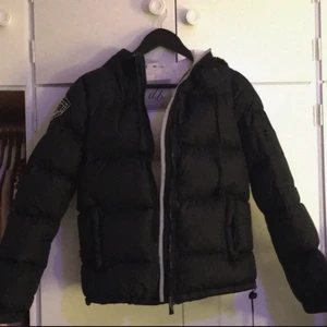 Dunjacka Dbrand - Använde den knappt en vinter 