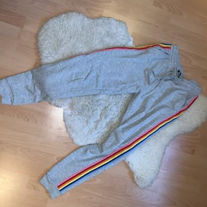 Mjukisbyxor - Gamla mjukisbyxor från New Yorker. Säljer pga att de inte används längre. Skriv för mer info, bilder osv.💗 Frakt runt 50 kr.