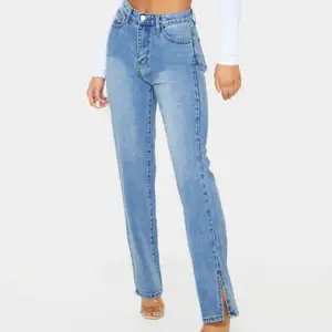 Hej Finisar! Jag beställde dessa jeans för några veckor sen och vill sälja de eftersom de passar verkligen inte mig. Älskar kvaliten dock är de inte stretchiga.                                                           Jeansen är i storlek 34/UK6 (ej stretchiga). Ny pris 350 kr, budgivning i privat chatt 💕