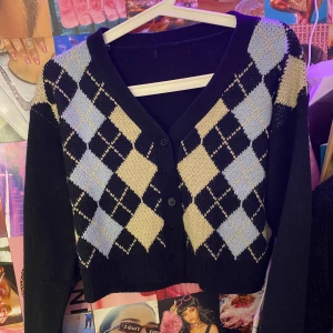 Cardigan - Jättefin kofta /cardigan med rutigt mönster, aldrig använd