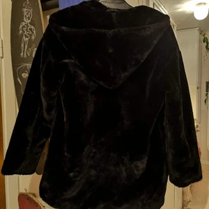Faux pälsjacka från Junkyard at xs - St xs i nyskick