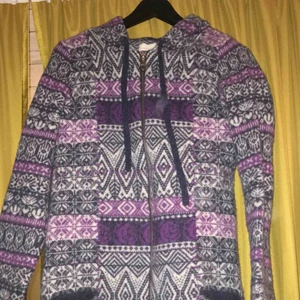  - Säljer min odd Molly kofta är en XS passar bara med tunna armar så mindre tunnare passar den ferfekt 