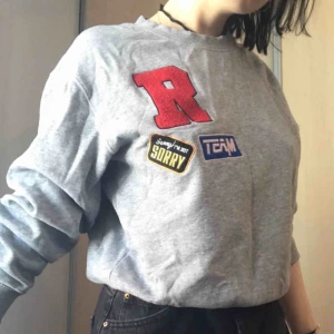  - Sweatshirt från Bik Bok, strl. xs. Frakt ingår i priset✨