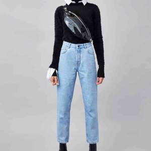 Zara vintage mom jeans. Säljer pga köptes i fel storlek :(  Fin skick , använt några ggr bara 