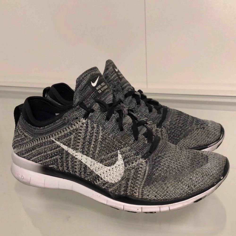 Aerobics skor från Nike i Flyknit | Plick Second Hand